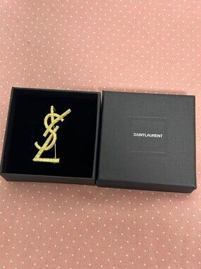 Yves Saint Laurent Classic YSL Twisted Rope Brooch
